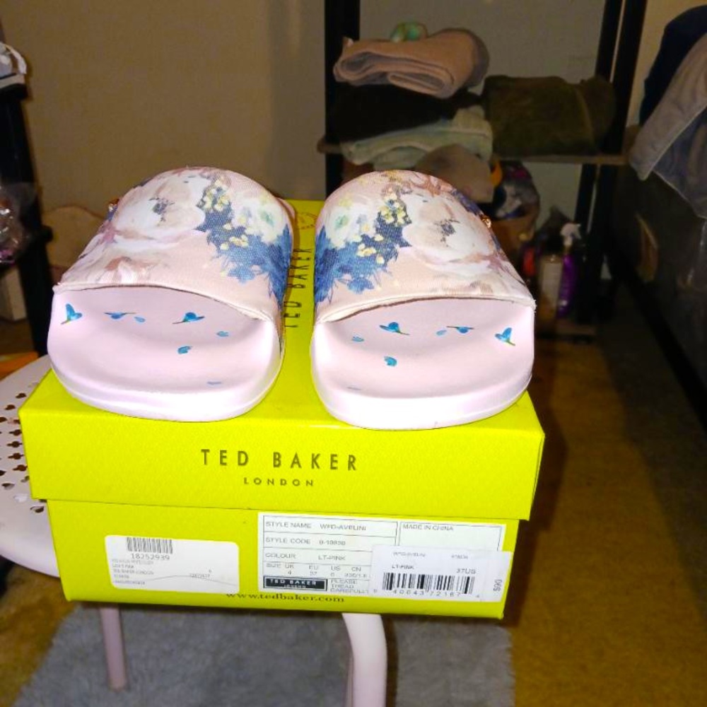 Pink slides 💕